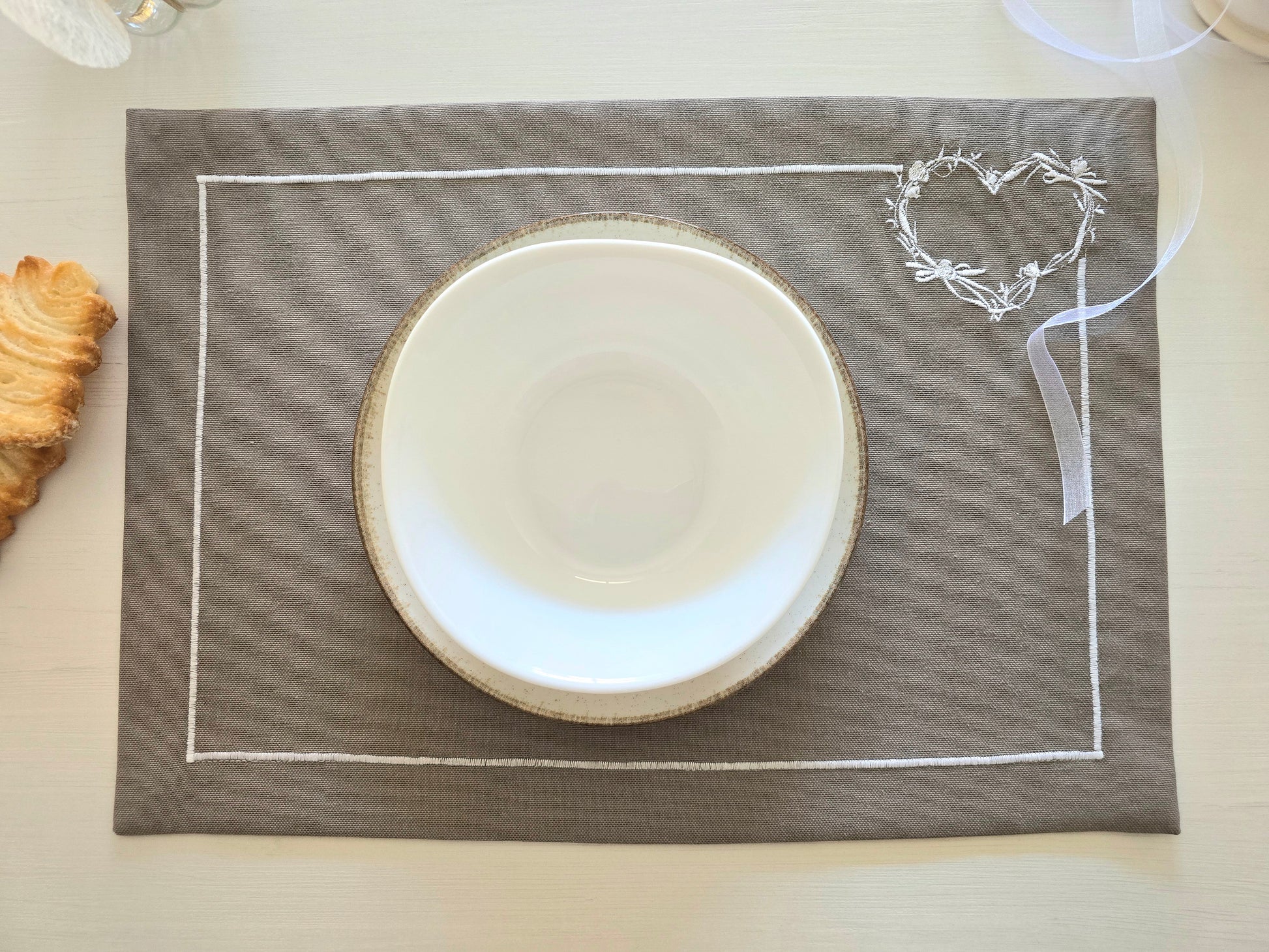 Set di tovagliette "Heart of Elegance"