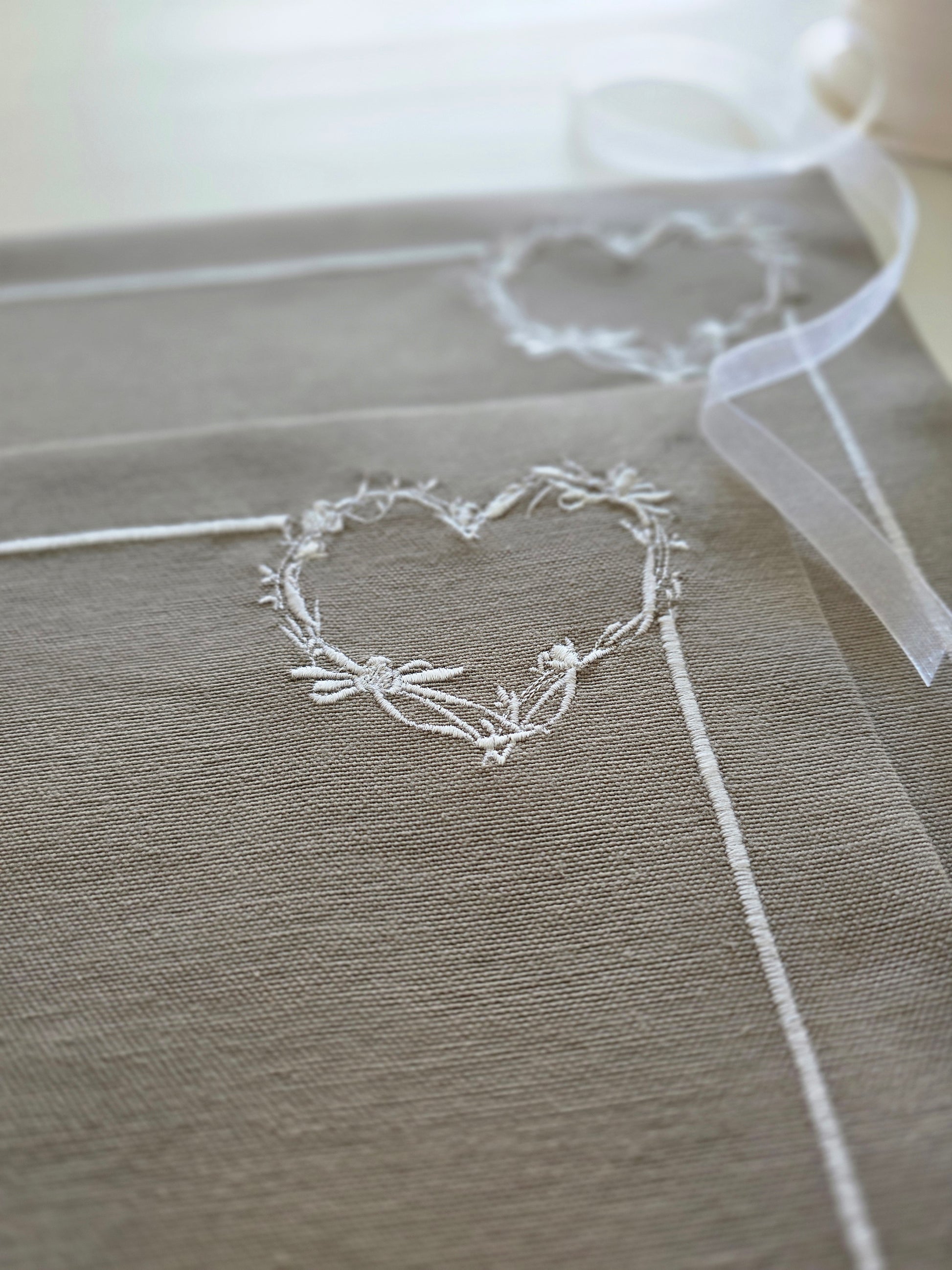 Set di tovagliette "Heart of Elegance"